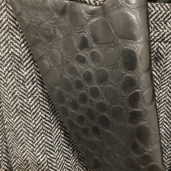 Gai Mattiolo Jacket & Skirt Suit in Herringbone Wool Blend & Embossed Leather. - Picture 2 of 15